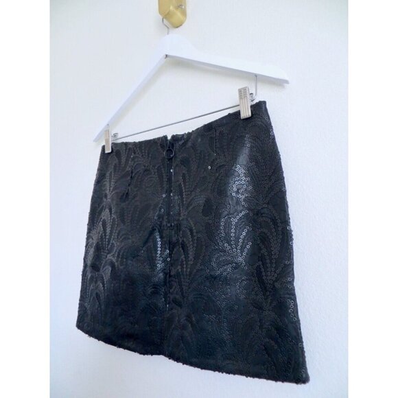 NEW! Blank NYC Vegan Leather Black Sequined Embroidery Detail Mini Skirt SZ 26 - Picture 11 of 14